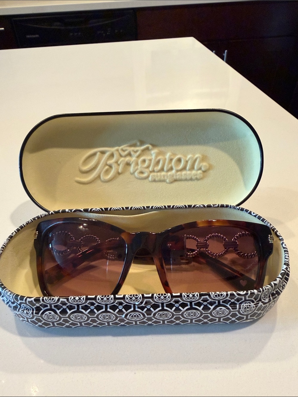 Brighton Tortoiseshell Sunglasses with Brown Gradient Lenses